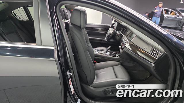 BMW 7 Series (F01) 750Li xDrive 2013 — фото 12