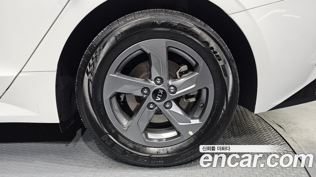 Kia K5 (III) 2.0 LPI(Renter car) Strandard 2021 — фото 21