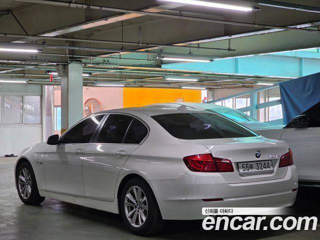 BMW 5 Series (F10) 528i 2011 — фото 3