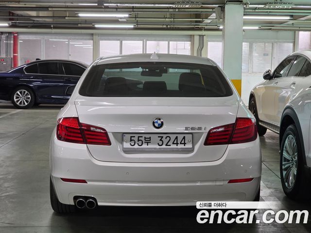BMW 5 Series (F10) 528i 2011 — фото 4