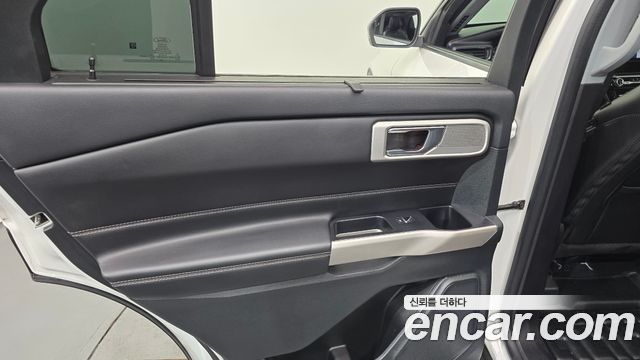 Ford Explorer (VI) 2.3 LimIted 4WD 2022 — фото 25