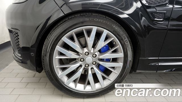 Land Rover Range Rover Sport (II) 5.0 SVR 2017 — фото 5