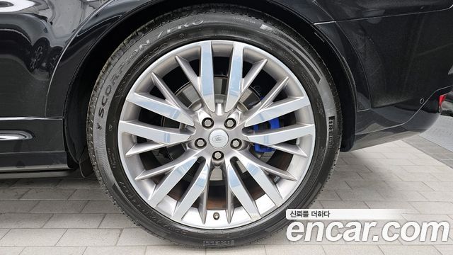 Land Rover Range Rover Sport (II) 5.0 SVR 2017 — фото 27