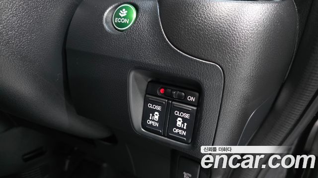 Honda N-BOX 0.6 2WD 2016 — фото 19