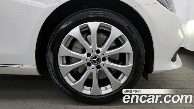 Mercedes-Benz E-Class (W213) E300 4MATIC Exclusive 2020 — фото 21