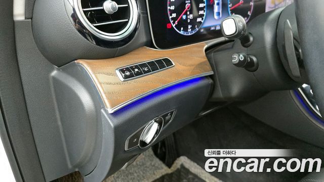 Mercedes-Benz E-Class (W213) E300 4MATIC Exclusive 2020 — фото 28