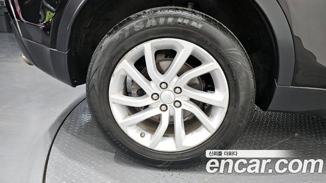 Land Rover Discovery Sport 2.0 TD4 SE 2017 — фото 5