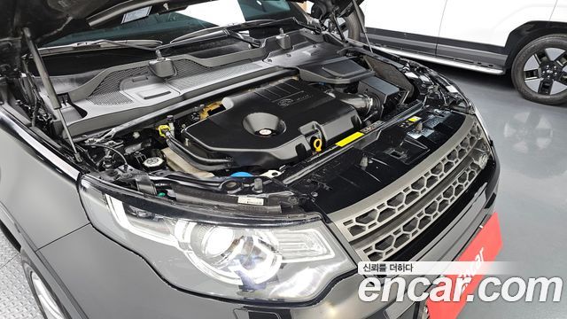 Land Rover Discovery Sport 2.0 TD4 SE 2017 — фото 6