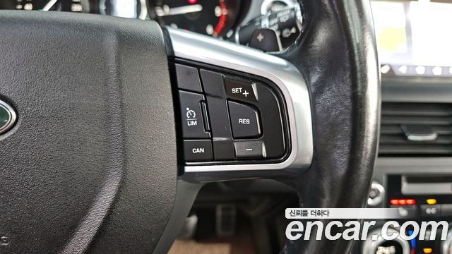 Land Rover Discovery Sport 2.0 TD4 SE 2017 — фото 15