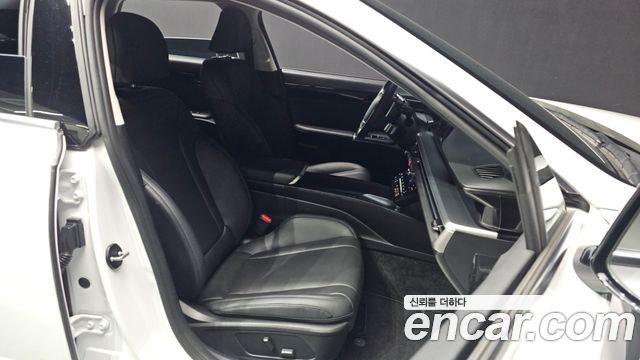 Hyundai Grandeur (GN7) 2,5 Gasoline 2WD Premium 2025 — фото 11