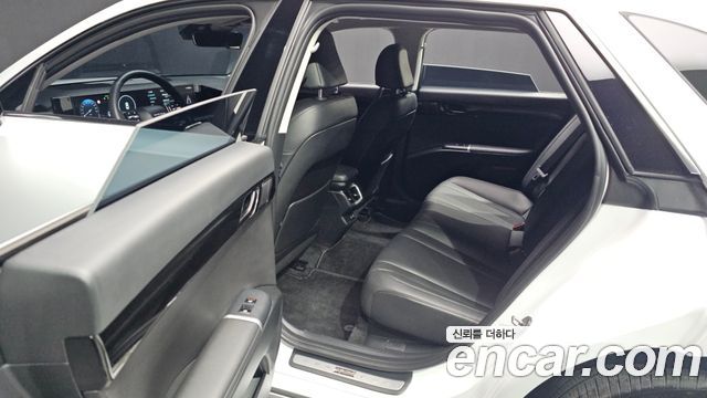 Hyundai Grandeur (GN7) 2,5 Gasoline 2WD Premium 2025 — фото 13