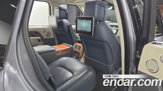 Land Rover Range Rover (IV) D350 AB Disel 2021 — фото 11