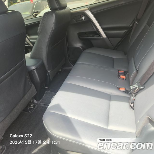 Toyota RAV4 2.5 4WD Hybrid 4th 2017 — фото 15