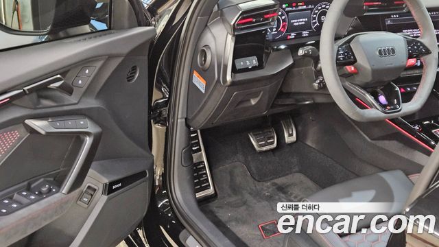 Audi RS3 (8Y) 2.5 TFSI Quattro Carbon Edition 2025 — фото 15