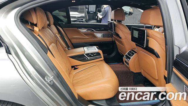 BMW 7 Series (G11) 730Ld xDrive M Sport 2020 — фото 12