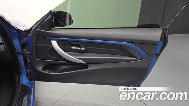 BMW 4 Series (F32) 428i M Sport Convertible 2017 — фото 25