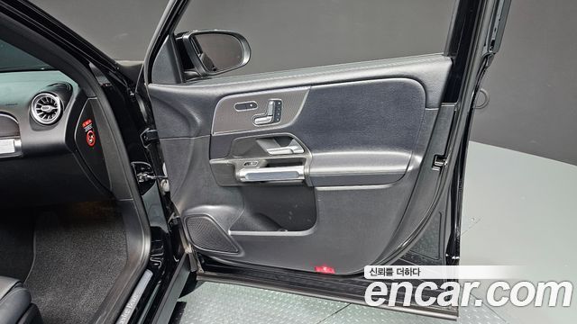 Mercedes-Benz GLB-Class (X247) GLB220 2021 — фото 25