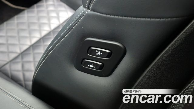 Genesis G70 3.3T Sport AWD Prestige 2019 — фото 16