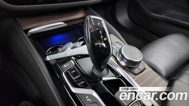 BMW 5 Series (G30) 530i xDrive M Sport Package Plus 2018 — фото 9