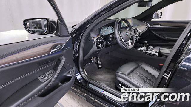 BMW 5 Series (G30) 530i xDrive M Sport Package Plus 2018 — фото 10