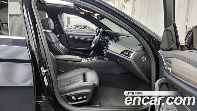 BMW 5 Series (G30) 530i xDrive M Sport Package Plus 2018 — фото 11