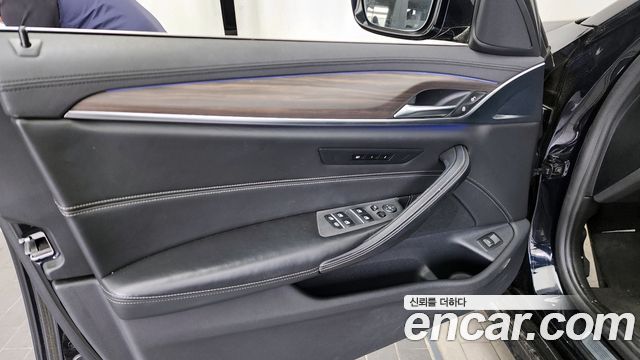 BMW 5 Series (G30) 530i xDrive M Sport Package Plus 2018 — фото 24