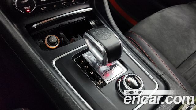 Mercedes-Benz GLA-Class (X156) GLA45 AMG 4MATIC 2019 — фото 9