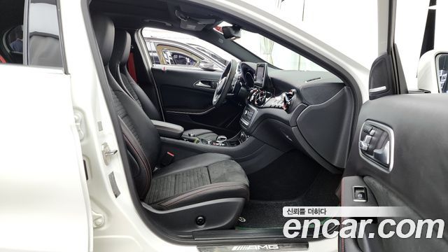 Mercedes-Benz GLA-Class (X156) GLA45 AMG 4MATIC 2019 — фото 15