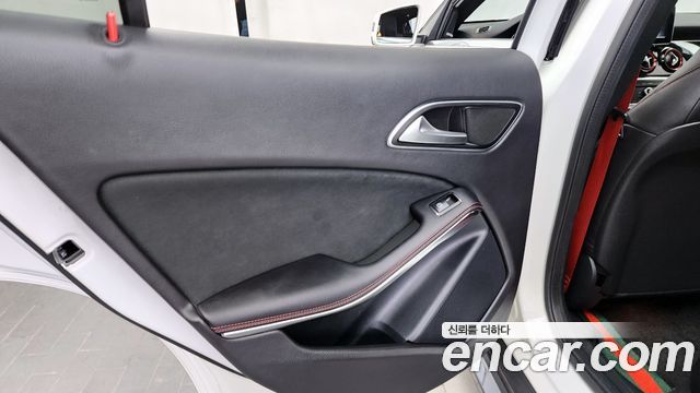 Mercedes-Benz GLA-Class (X156) GLA45 AMG 4MATIC 2019 — фото 31
