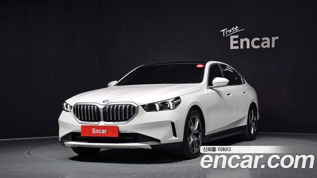 BMW 5 Series (G60) 520i 2024 — фото 1
