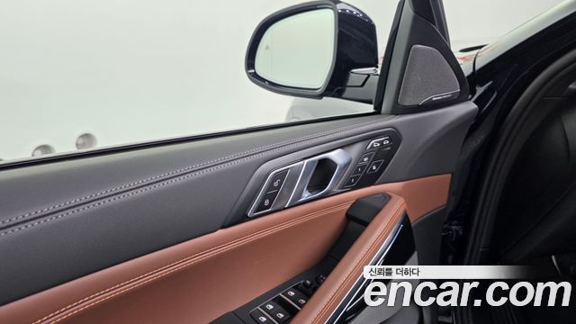 BMW X6 (G06) xDrive40i M Sport 2025 — фото 27