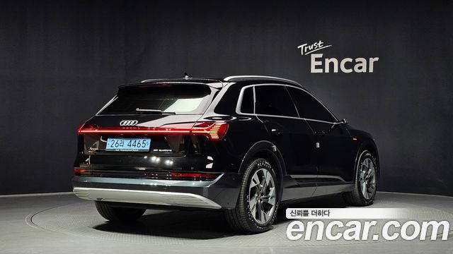 Audi e-tron 50 Quattro 2022 — фото 2