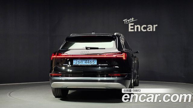 Audi e-tron 50 Quattro 2022 — фото 4
