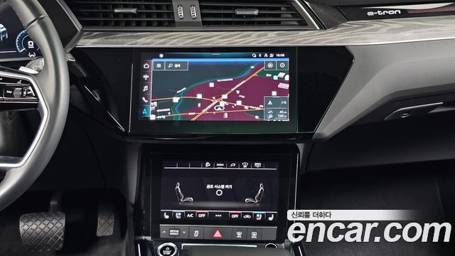 Audi e-tron 50 Quattro 2022 — фото 14