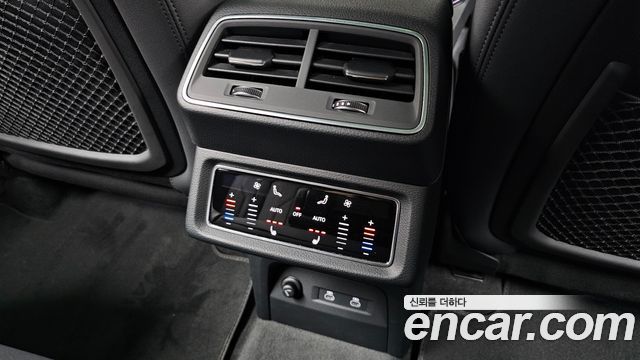 Audi e-tron 50 Quattro 2022 — фото 18