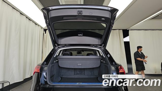 Audi e-tron 50 Quattro 2022 — фото 20