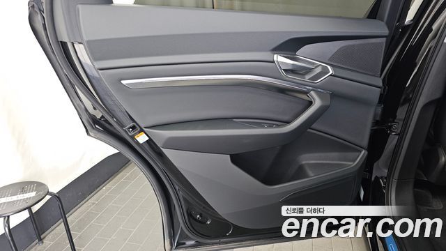 Audi e-tron 50 Quattro 2022 — фото 25