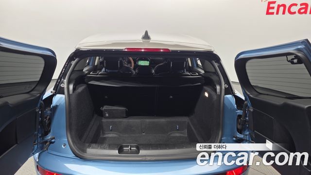 MINI Cooper Clubman Dominick Edition 2nd 2018 — фото 20