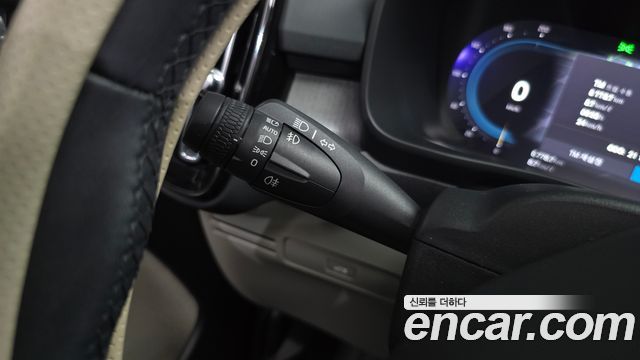 Volvo XC40 B4 Ultimate Bright 2023 — фото 28