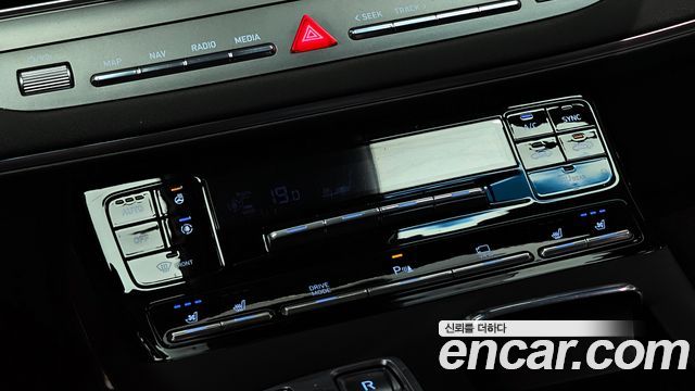 Hyundai Grandeur (IG) 2.5 Premium 2022 — фото 27