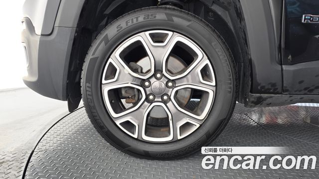 Jeep Renegade 2.0 Diesel Limited AWD 2017 — фото 5