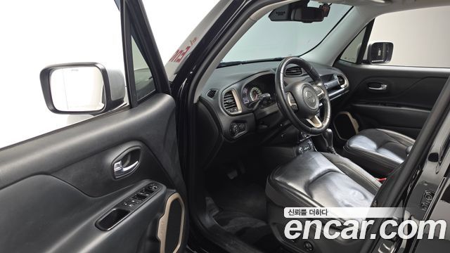 Jeep Renegade 2.0 Diesel Limited AWD 2017 — фото 10