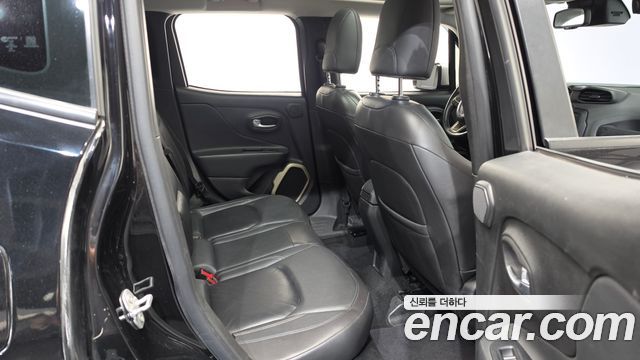 Jeep Renegade 2.0 Diesel Limited AWD 2017 — фото 11