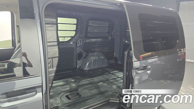 Hyundai Staria Cargo 3-Seater Modern 2023 — фото 25