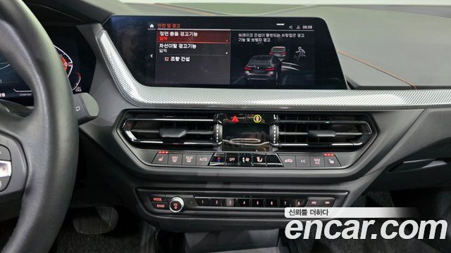 BMW 1 Series (F40) 118d Sport 2021 — фото 14