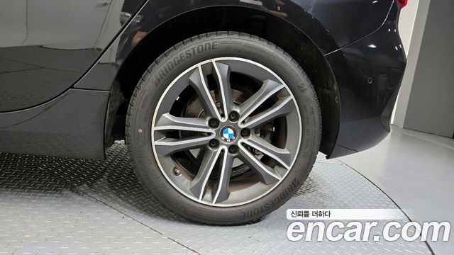 BMW 1 Series (F40) 118d Sport 2021 — фото 21
