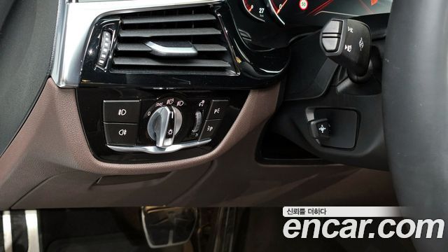 BMW 5 Series (G30) 530i M Sport Package Plus 2018 — фото 17