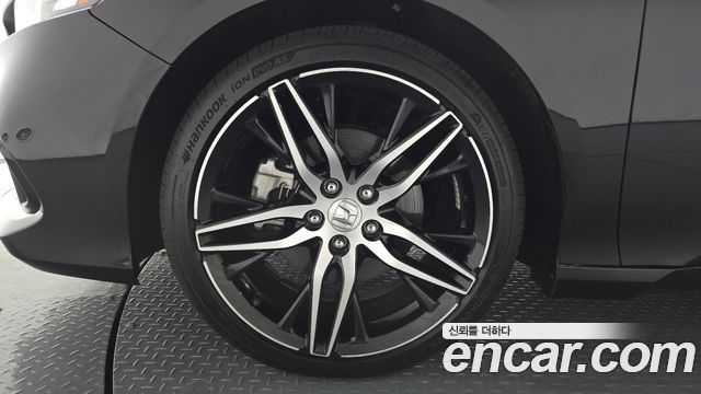 Honda Accord (X) 2.0 Hybrid Touring 2021 — фото 5