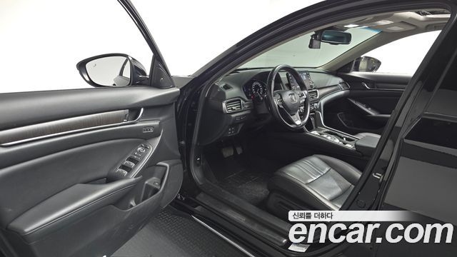 Honda Accord (X) 2.0 Hybrid Touring 2021 — фото 10