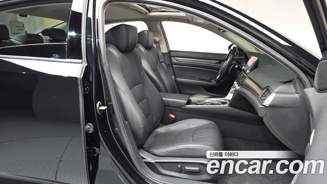 Honda Accord (X) 2.0 Hybrid Touring 2021 — фото 11